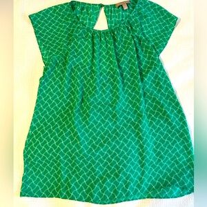 Green and White Top with Cap Raglan Sleeves